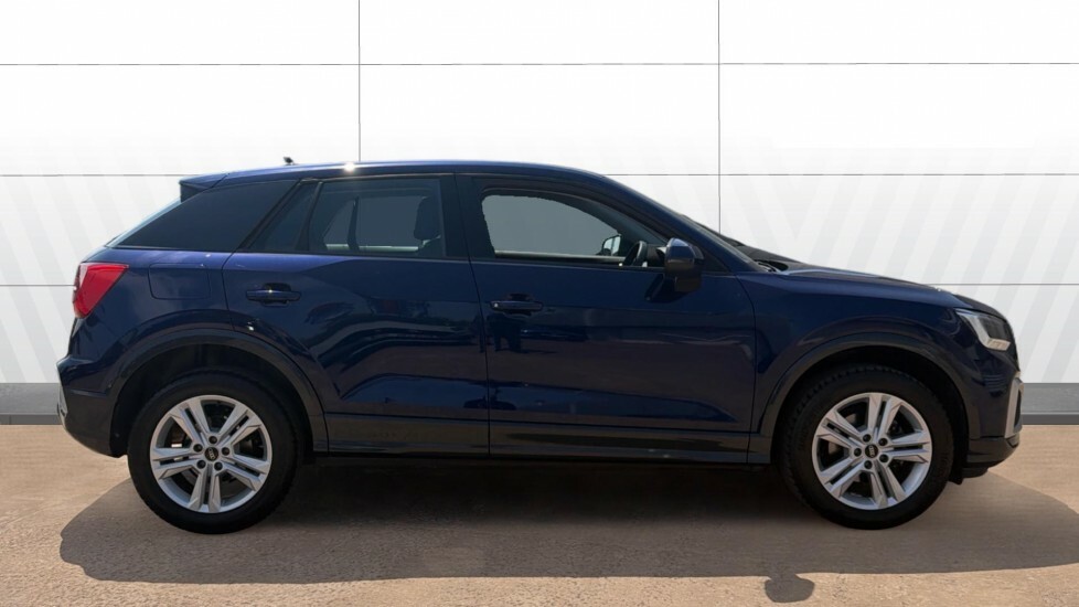 Audi Q2 Sport Blue #5
