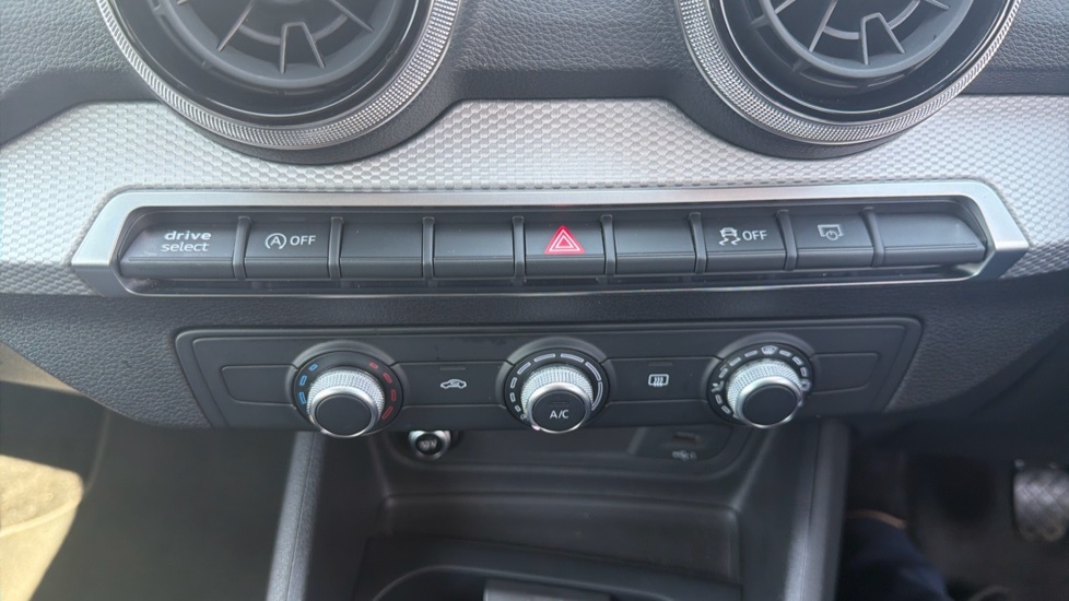 Audi Q2 35 Tfsi Sport S Tronic White #25