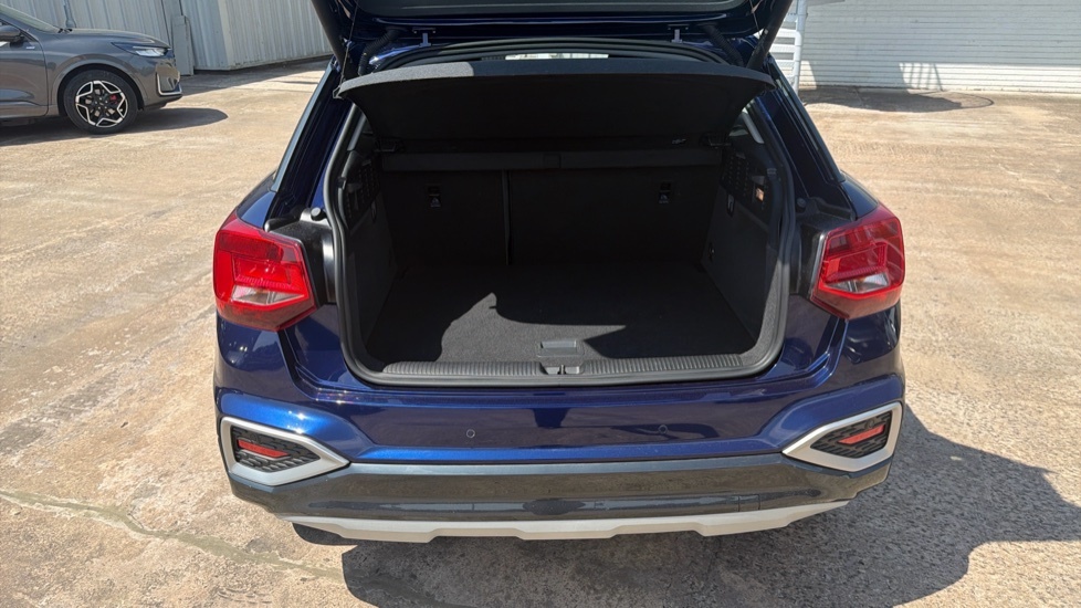 Audi Q2 Sport Blue #4
