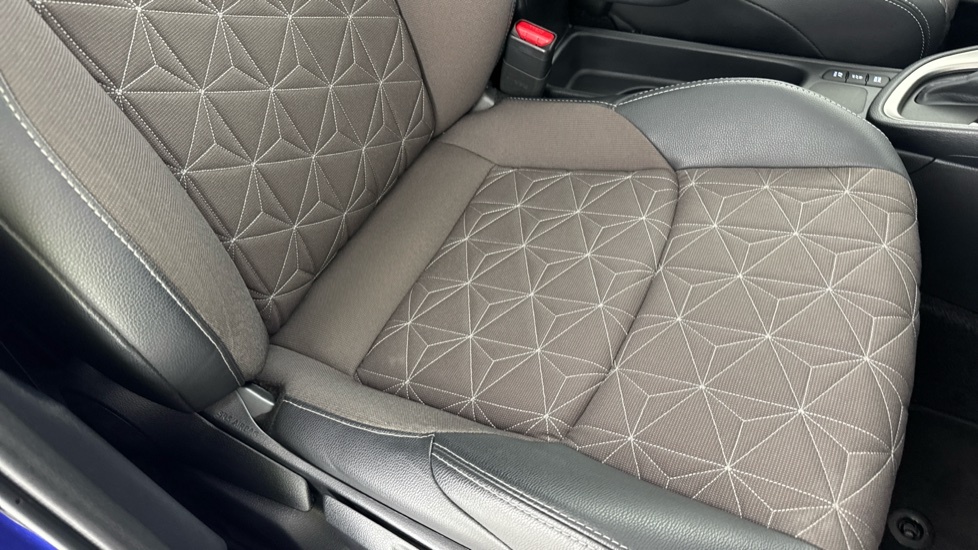 Toyota Yaris Cross Dynamic Silver #17