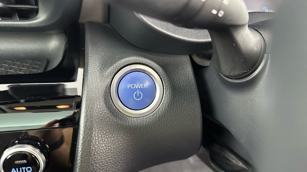 Toyota Yaris Cross Dynamic Silver #16