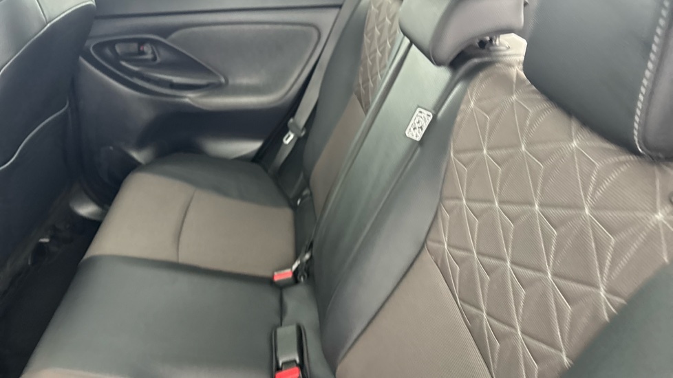 Toyota Yaris Cross Dynamic Silver #15