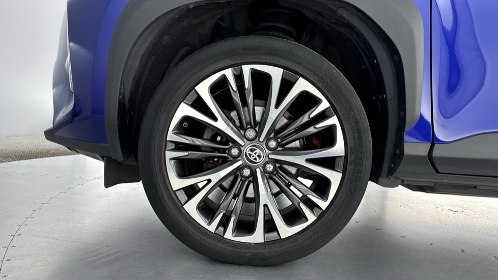 Toyota Yaris Cross Dynamic Silver #25