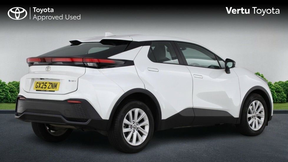 Toyota C-Hr Icon White #2