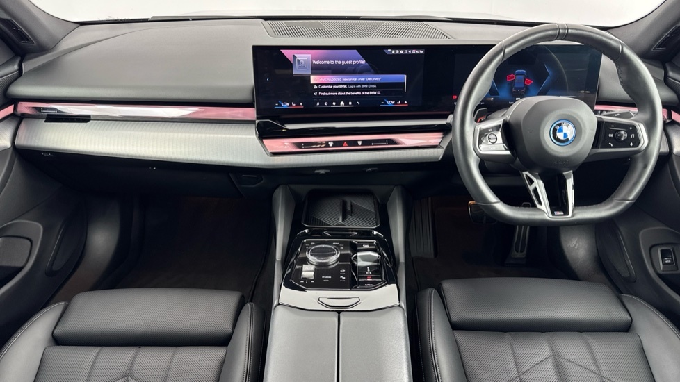 BMW i5 M Sport Black #4