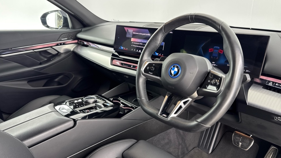 BMW i5 M Sport Black #6