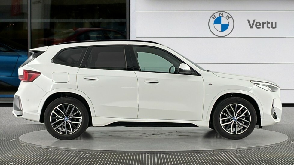 BMW iX1 M Sport White #3
