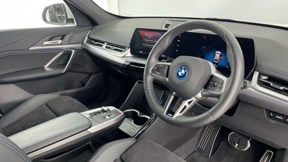BMW iX1 M Sport White #6