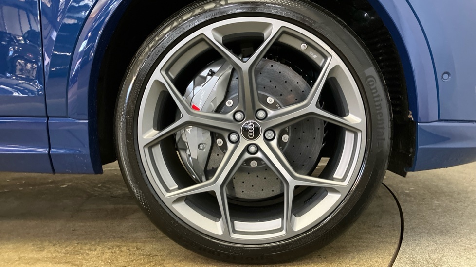 Audi RSQ8 Performance Carbon Black Blue #5
