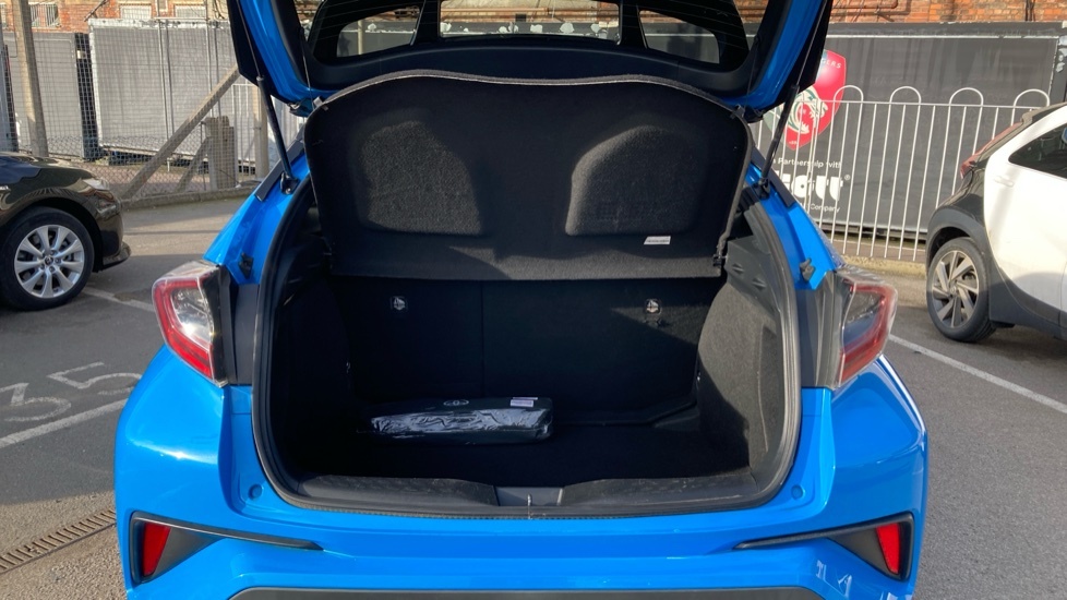 Toyota C-Hr 1.8 Hybrid Dynamic Cvt White #14