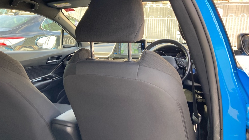 Toyota C-Hr 1.8 Hybrid Dynamic Cvt White #20