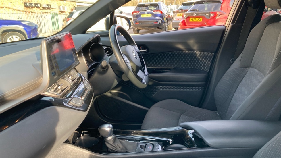 Toyota C-Hr 1.8 Hybrid Dynamic Cvt White #10