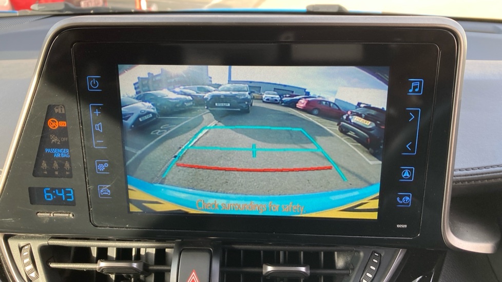 Toyota C-Hr 1.8 Hybrid Dynamic Cvt White #25
