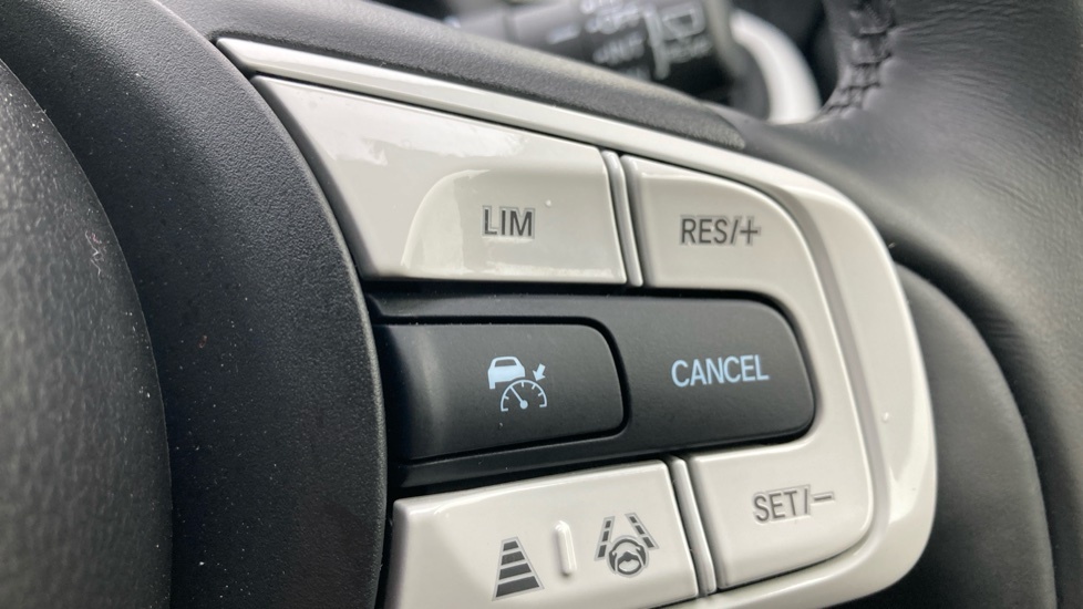 Honda Jazz 1.5 I-mmd Hybrid Elegance Ecvt Blue #22