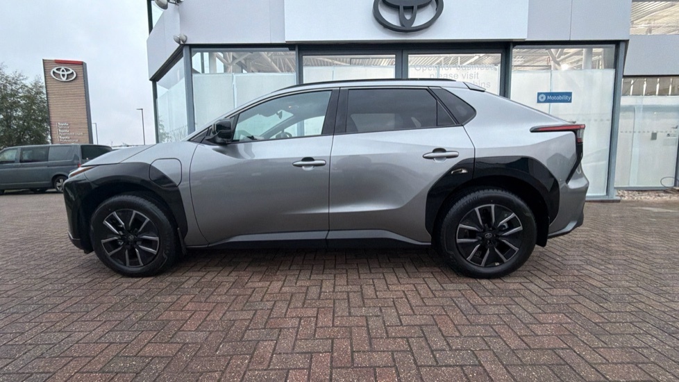 Toyota bZ4X 71.4Kwh Vision Suv Silver #17