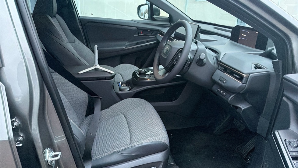 Toyota bZ4X 71.4Kwh Vision Suv Silver #11