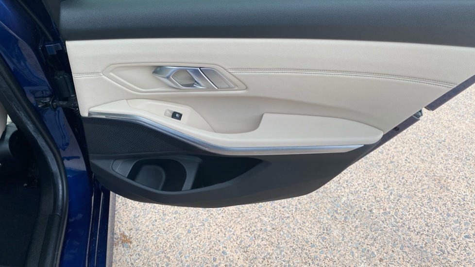 BMW 3 Series 320D Xdrive Sport Saloon Blue #38