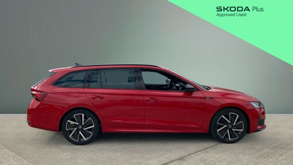 Skoda Octavia Sportline Red #4