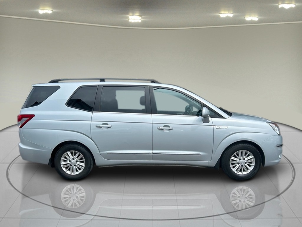 SsangYong Turismo 2.2D Ex Mpv Euro 6 178 Ps Silver #3