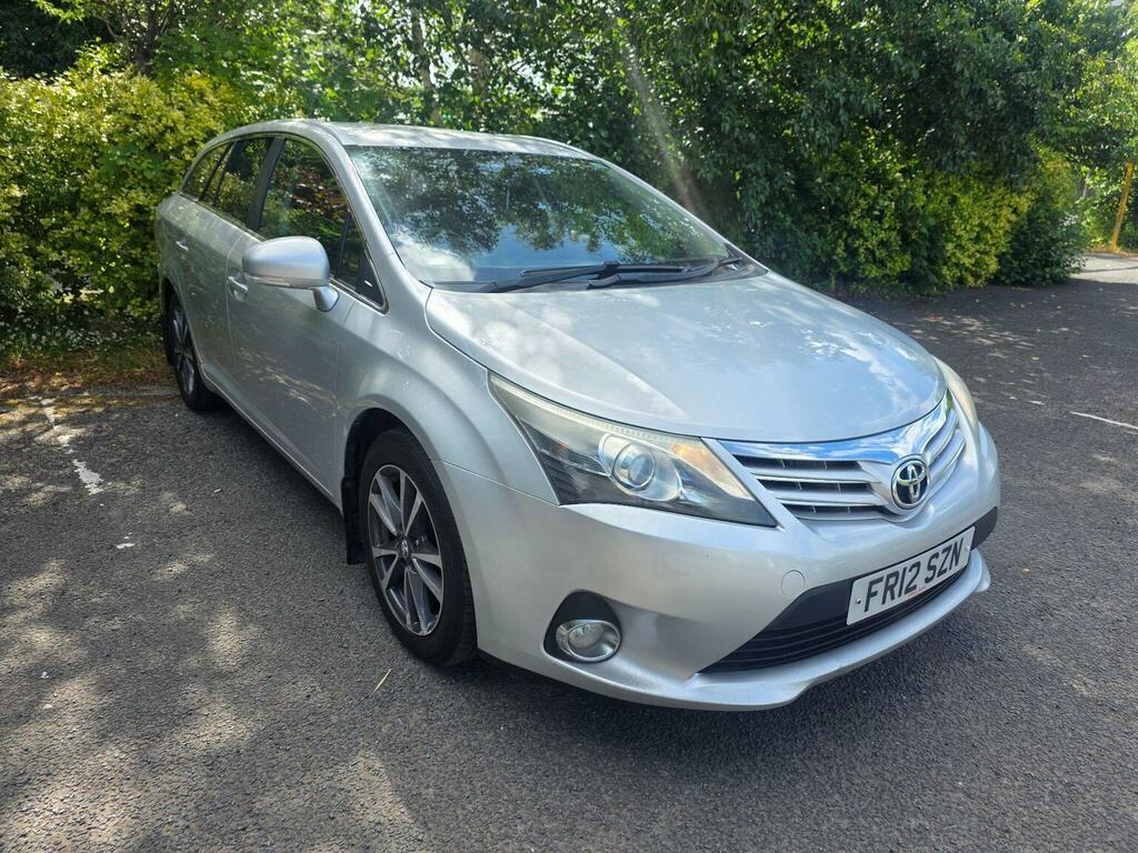 Toyota Avensis 2.0 D-4d Tr Tourer Euro 5 Silver