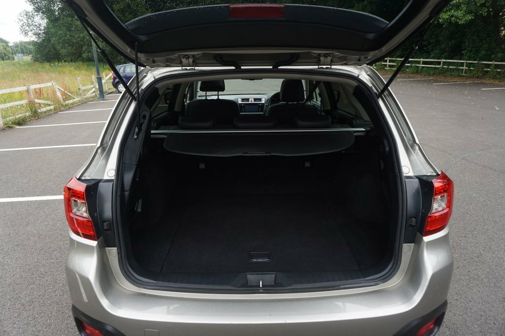 Subaru Outback 2017 2.0D Se Premium Estate Lineartroni Grey #9