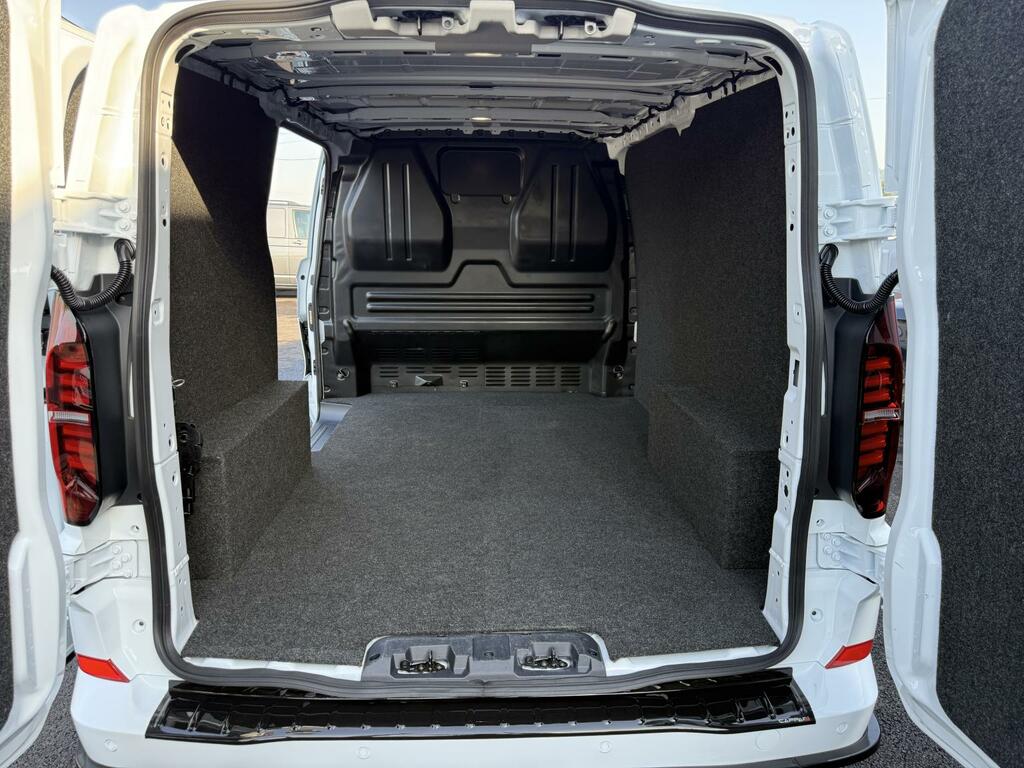 Volkswagen Transporter 2.0 Tdi T7 110 6 Speed Commerce Plus Panel Van DS25YLF White #3