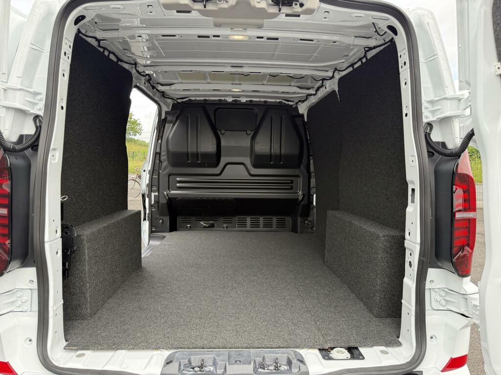 Volkswagen Transporter 2.0 Tdi T7 150 6 Speed Commerce Plus Panel Van White #4