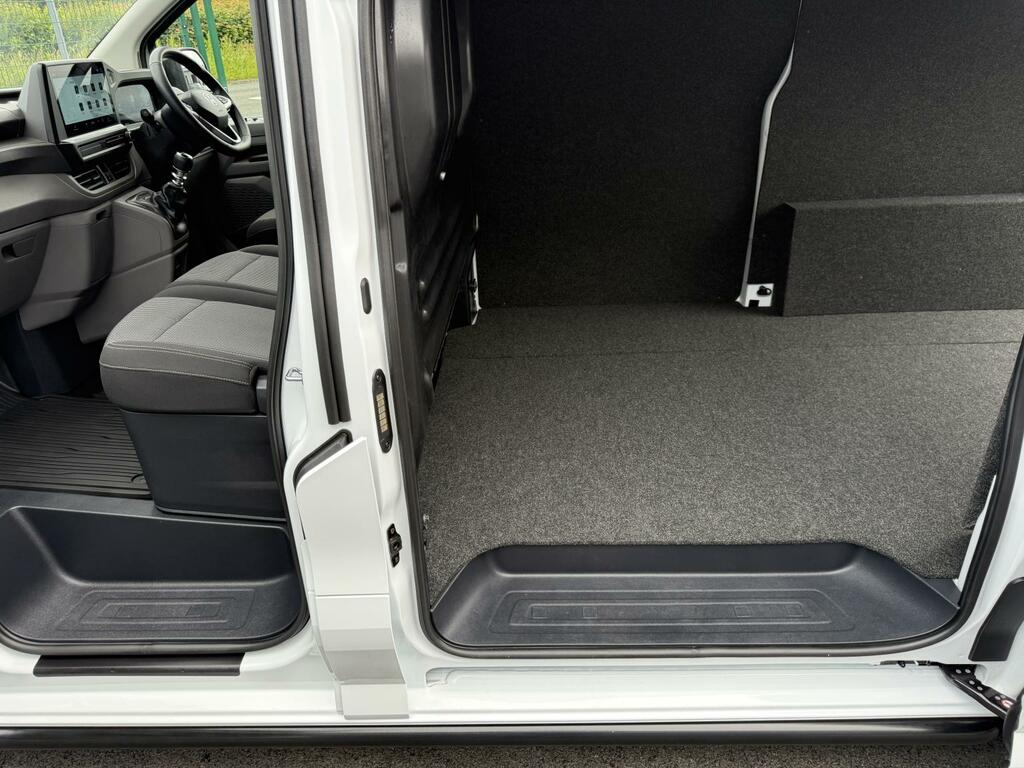 Volkswagen Transporter 2.0 Tdi T7 150 6 Speed Commerce Plus Panel Van White #3