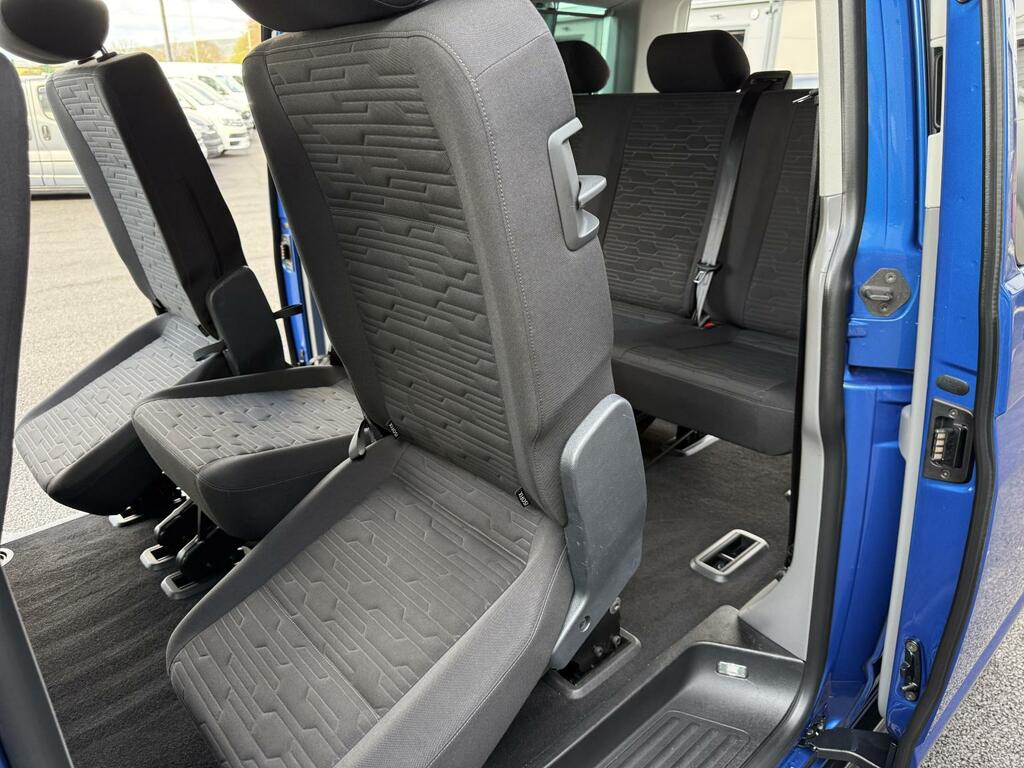 Volkswagen Transporter Shuttle 2.0 Tdi Se 150 7 Speed Dsg Minibus Double Cab Blue #4