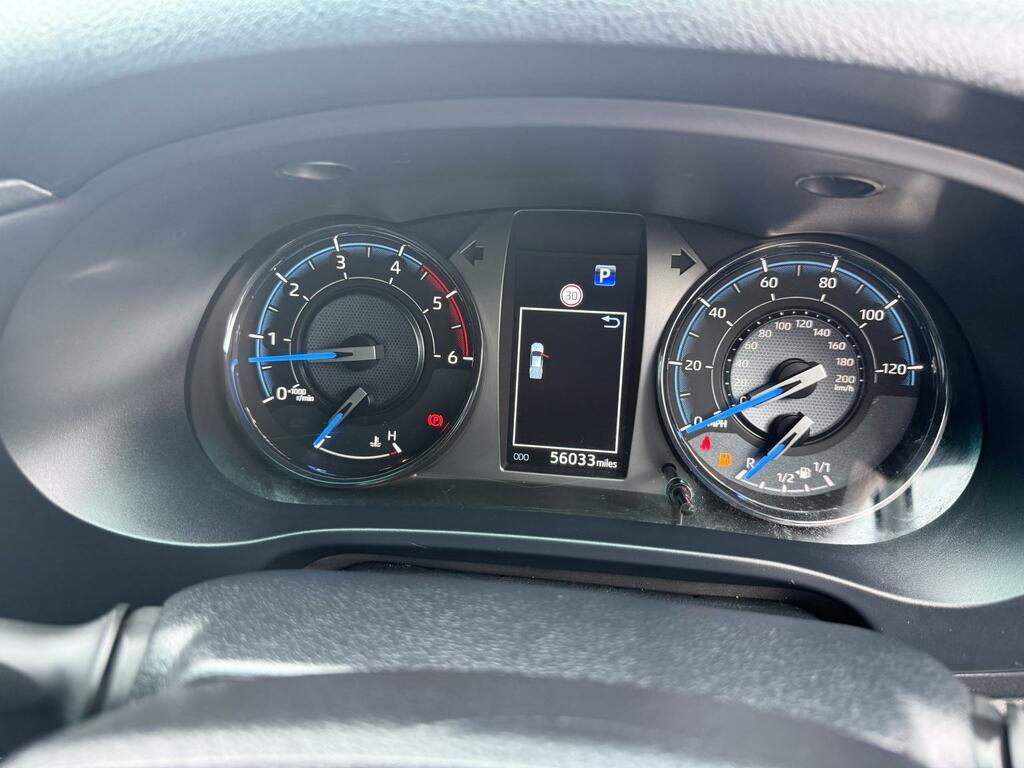 Toyota HILUX Invincible Dcab Pick Up 2.4 D-4d  #22