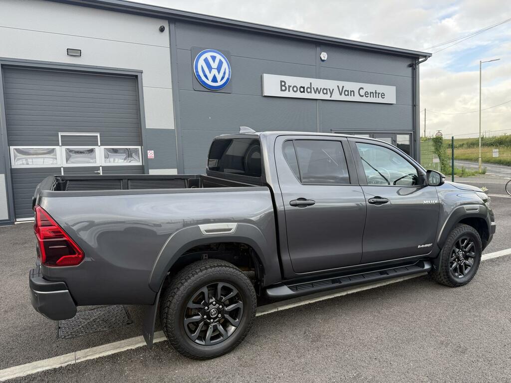Toyota HILUX Invincible Dcab Pick Up 2.4 D-4d  #8