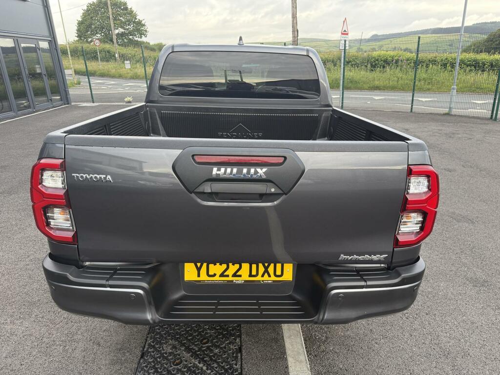 Toyota HILUX 2.8 D-4d Invincible X Pickup Double Cab Grey #4