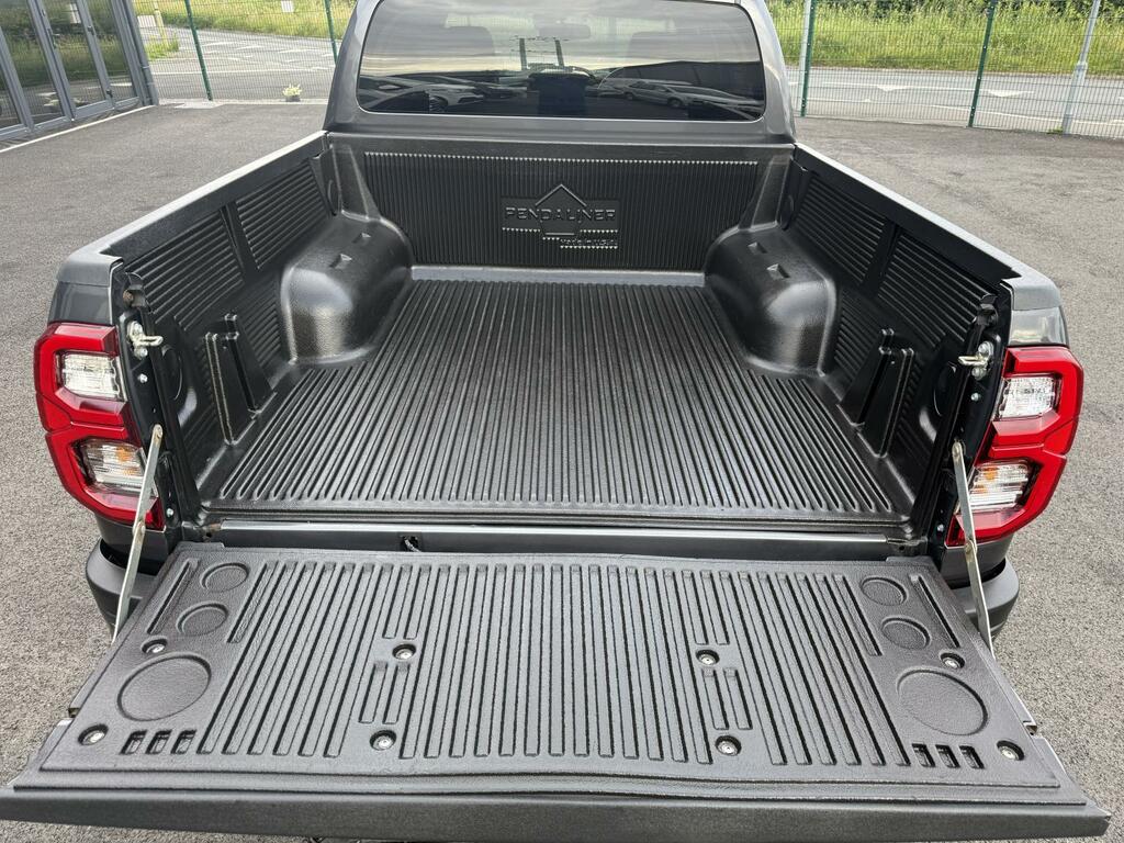 Toyota HILUX 2.8 D-4d Invincible X Pickup Double Cab Grey #6