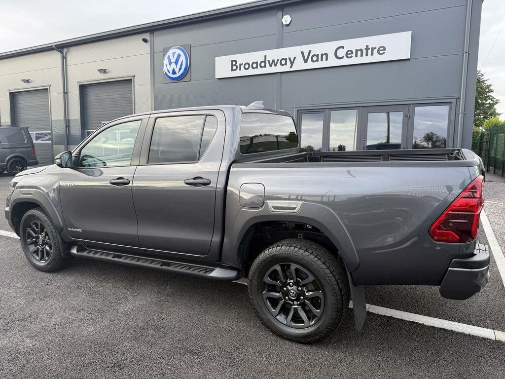 Toyota HILUX Invincible Dcab Pick Up 2.4 D-4d  #7