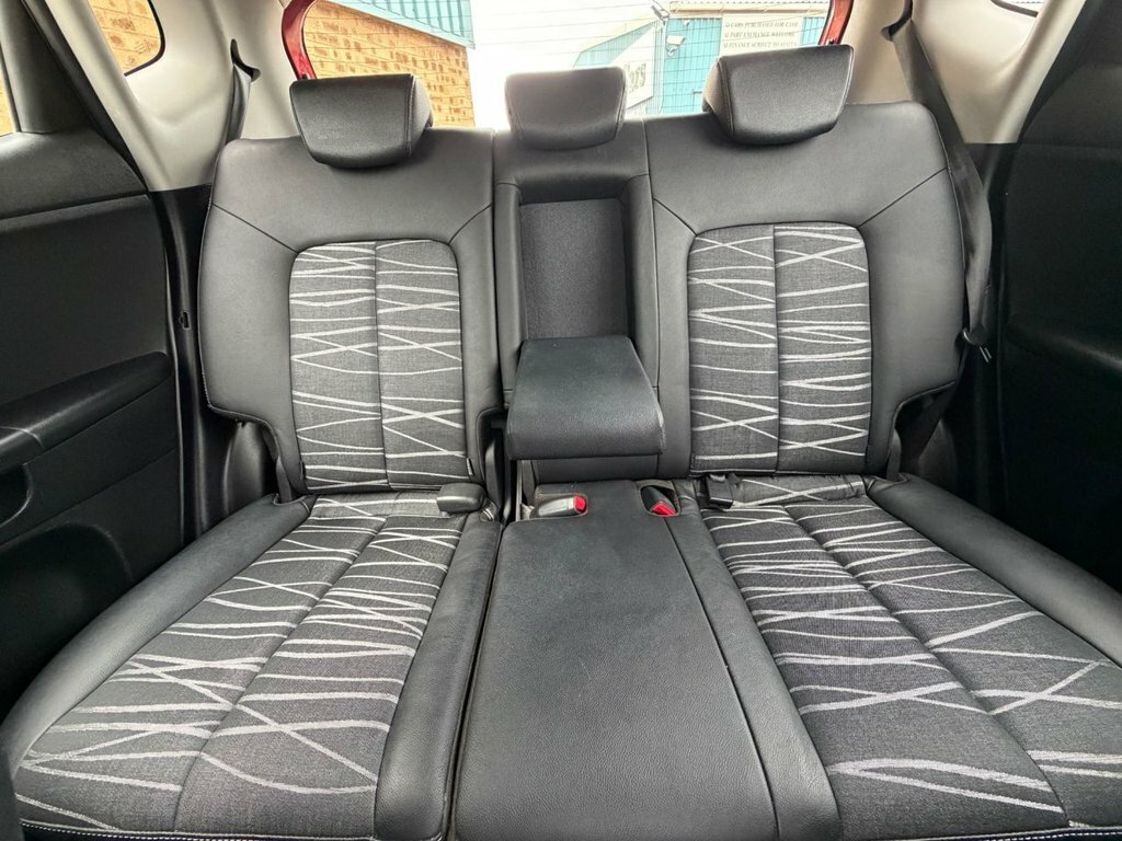 Kia Venga 1.6L 3 Red #5