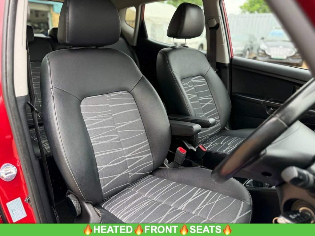 Kia Venga 1.6L 3 Red #3