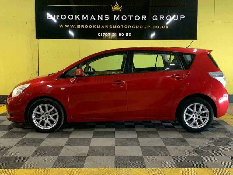 Toyota Verso 2.0 D-4d T Spirit Red #5
