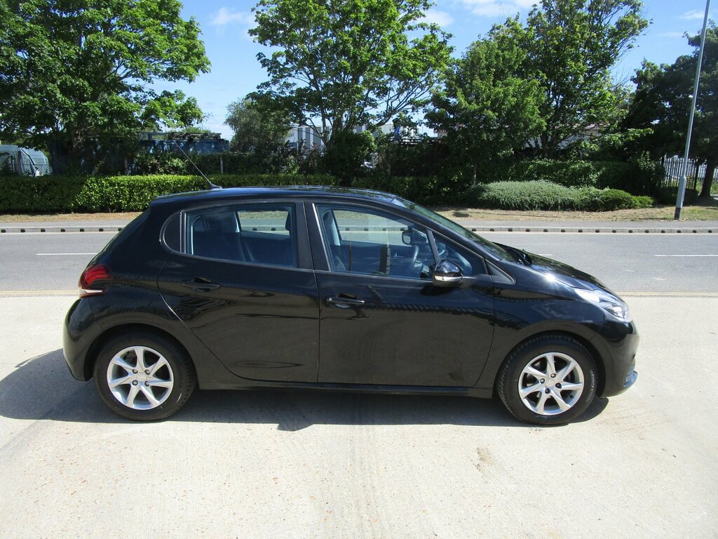 Peugeot 208 1.2 Puretech Active Hatchback Eu Black #6