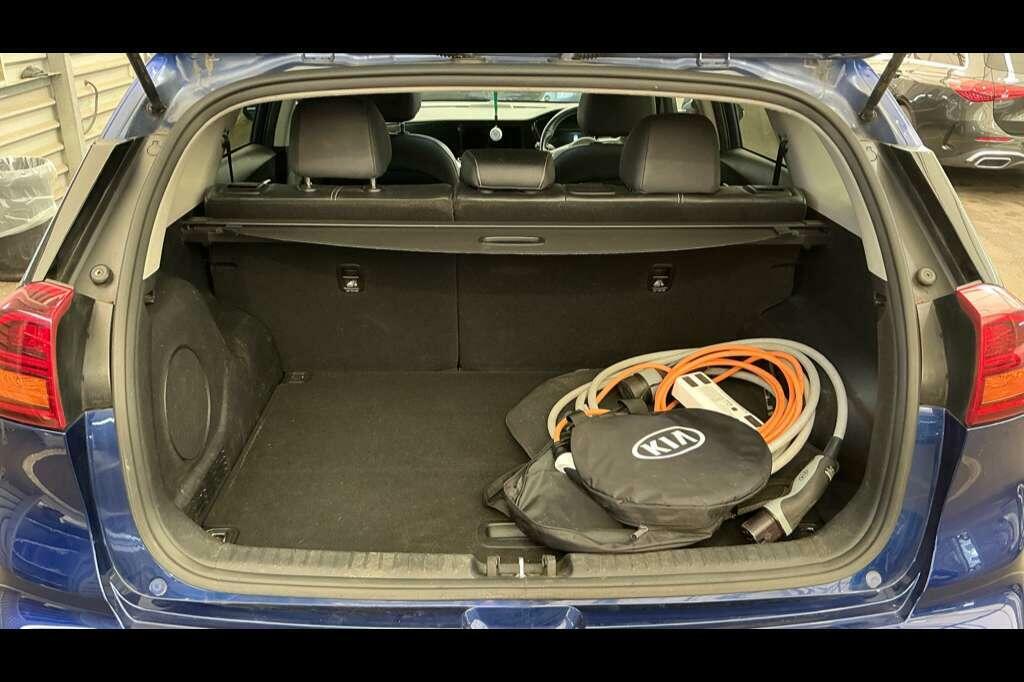 Kia e-Niro Kia Niro 64Kwh 4 Suv 201 Bhp Silver #9