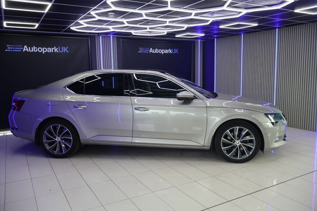 Skoda Superb 2016 2.0 Tsi Laurin Klement Hatchback Beige #3