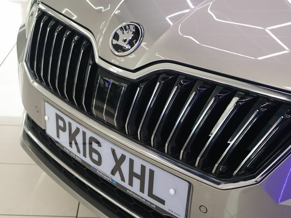 Skoda Superb 2.0 Tdi Se 4Wd Euro 6 Ss White #8