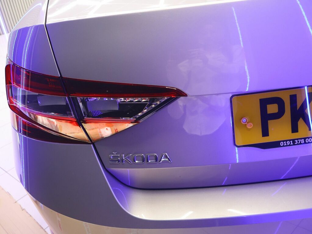 Skoda Superb 2.0 Tdi Se 4Wd Euro 6 Ss White #14