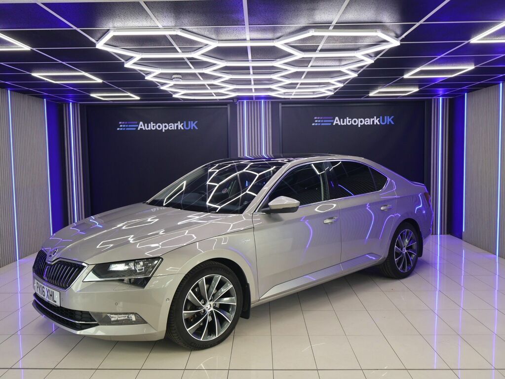 Skoda Superb 2016 2.0 Tsi Laurin Klement Hatchback Beige #4