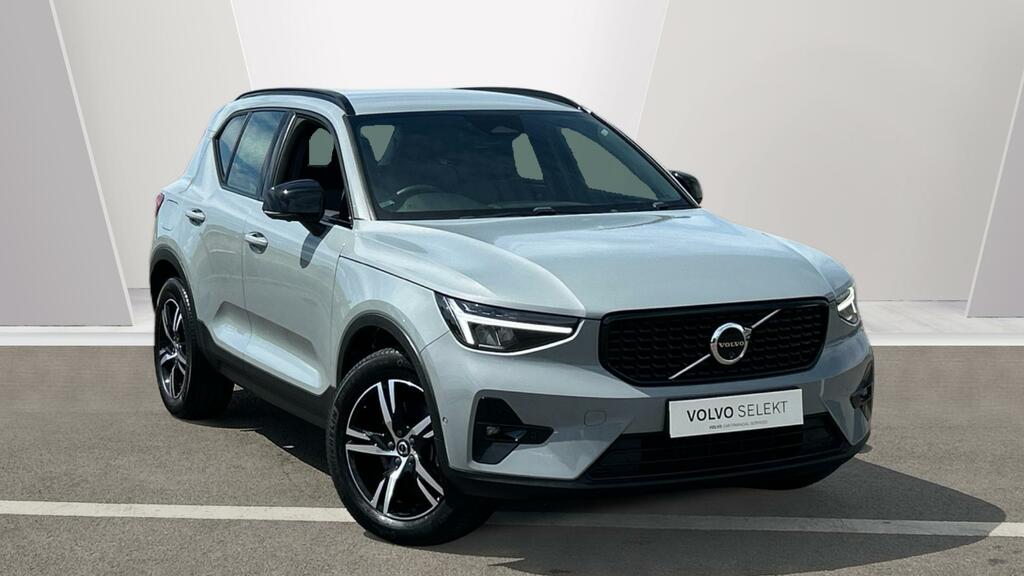 Volvo XC40 Plus B3 Mild Hybrid Dark Under 11000 Miles Grey