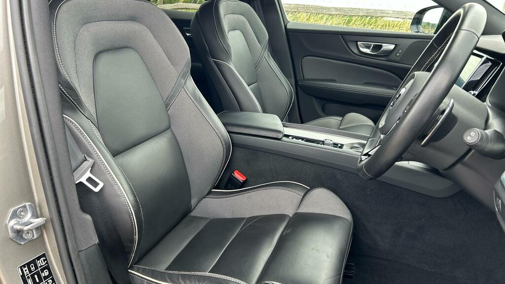 Volvo V60 2.0 D3 Momentum Plus Euro 6 Ss #30