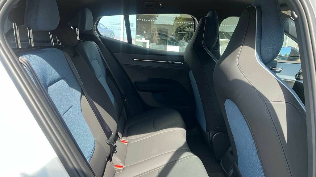 Volvo EX30 Plus, Single Motor Extended Range, Pilot #6