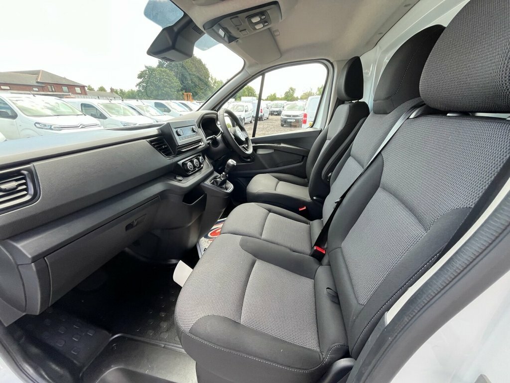 Nissan Primastar 30 L2 2.0 Dci 130Ps H1 White #18