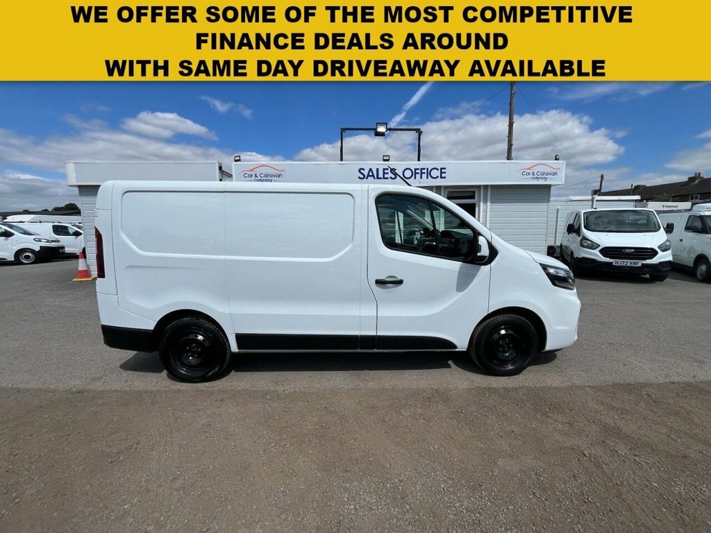 Nissan Primastar 2L Acenta White