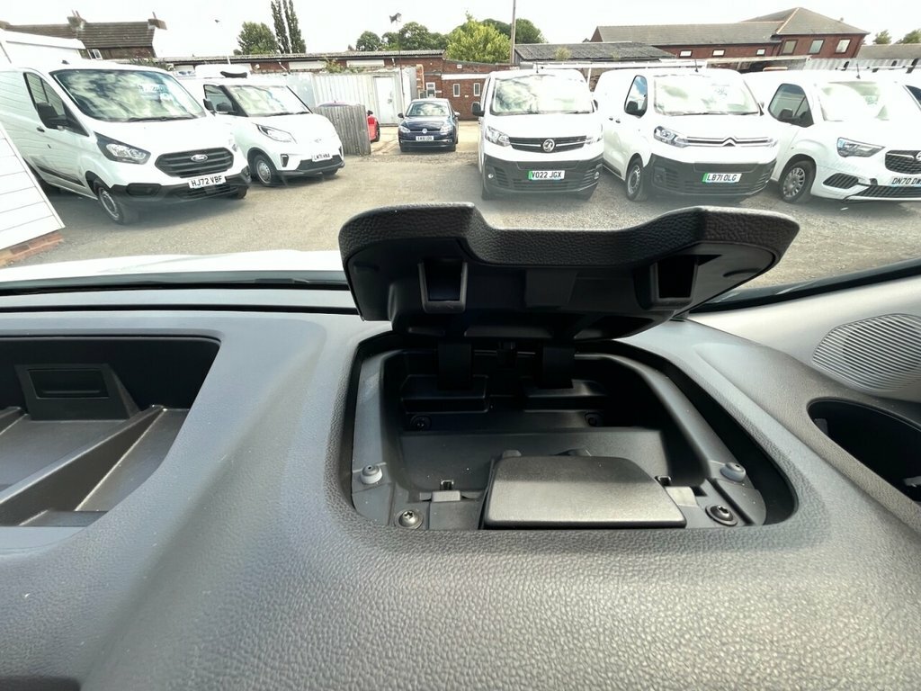 Nissan Primastar 30 L2 2.0 Dci 130Ps H1 White #35