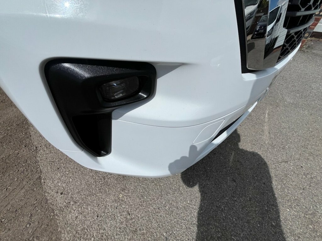 Nissan Primastar 2L Acenta White #4